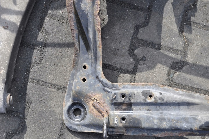 фото №3, Daihatsu yrv 1.3 16v подрамник подвешивание балка перед