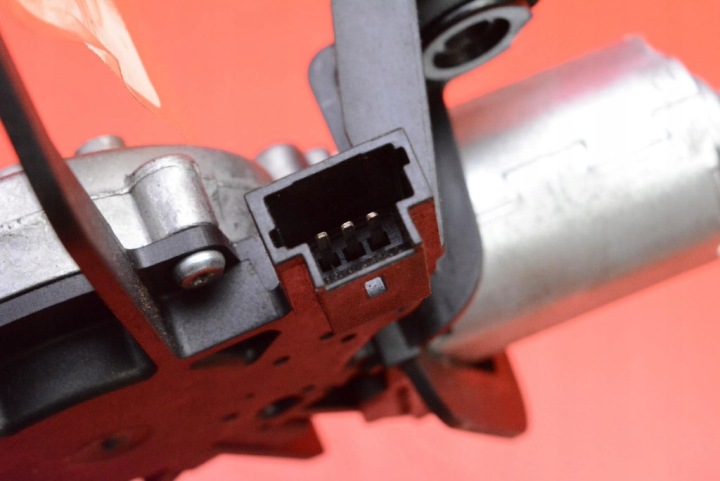 фото №7, Моторчик дворники зад 9646803180 0390201807 citroen c4 1 i 5d hb 04-08