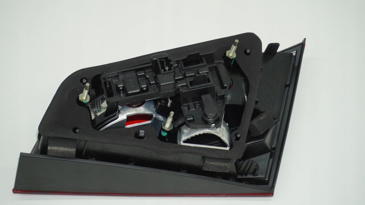 фото №8, Audi a3 8v sportback лампа левый зад крышка