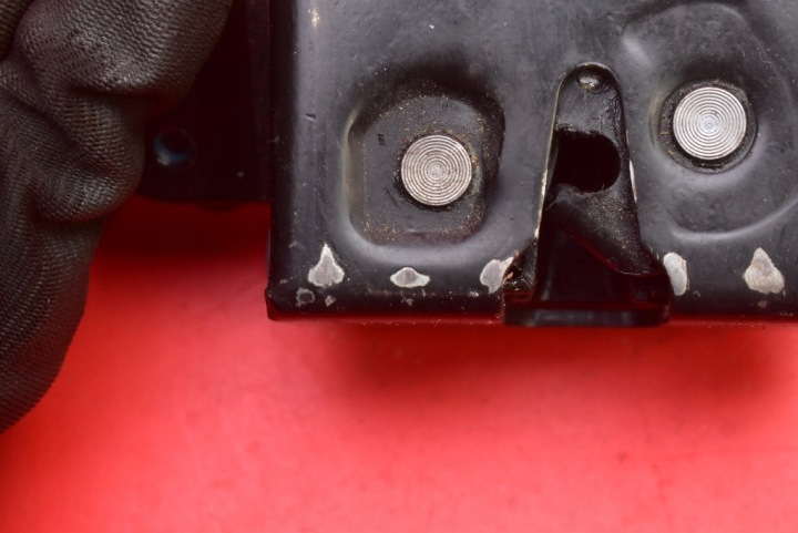 фото №8, Замок кришки зад багажника saturn vue 2 ii 07-10