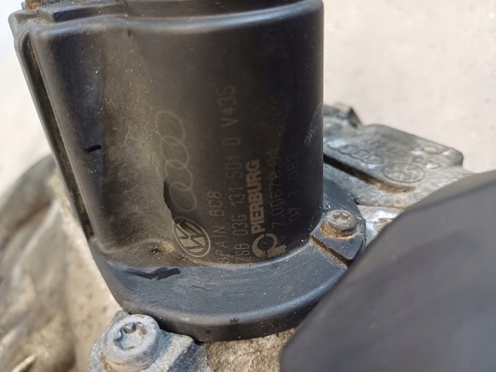 фото №8, Колектор впускний  egr vw passat b6 superb ii 2.0 tdi 03g129713k