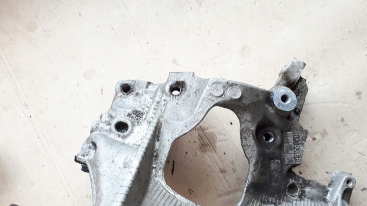 фото №8, A4 b9 8w кронштейн крепление санки правые a5 8w