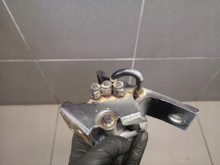 фото №8, Петля дверь левый перед нижний audi a8 d2 4d0831411b