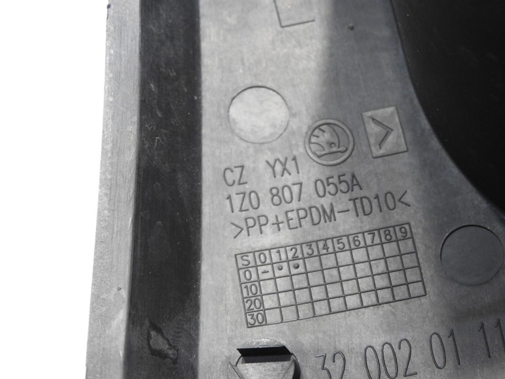 фото №6, Держатель распылитель лампы левый skoda octavia ii рестайлинг 1300390132 1z0807055a