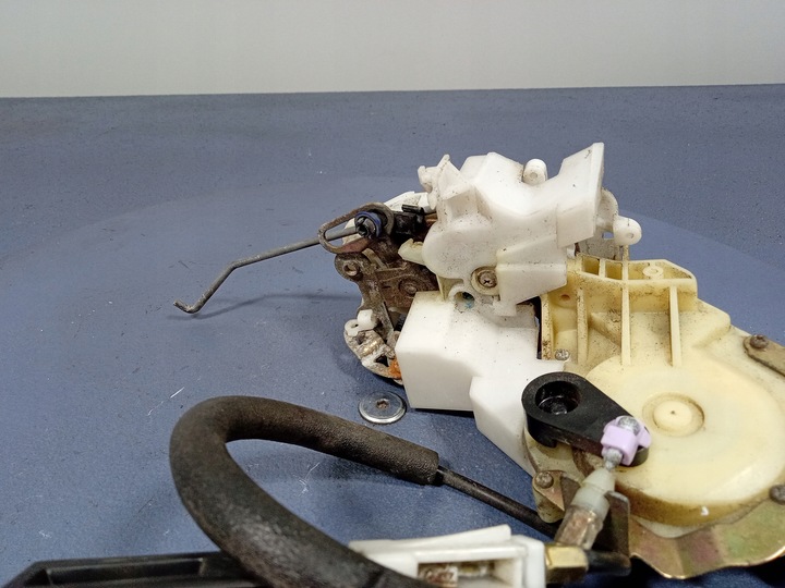 фото №5, Civic vii купе em2 замок дверь перед левый 5 pin