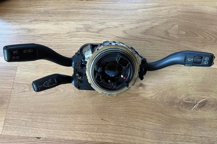 фото №1, Audi q5 q7 оригінальний номер стрічка подушки + підкермові важелі кермо