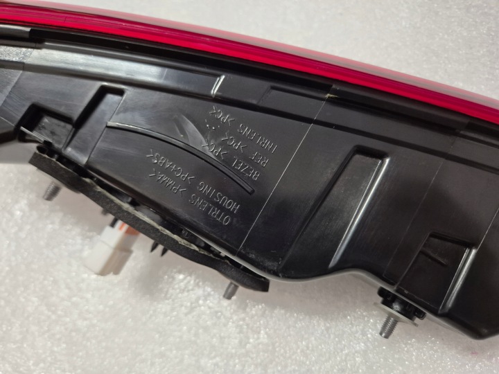 фото №7, Hyundai kona рестайлінг фара зад задня права led праве w кришка багажника 92404j9600 oem