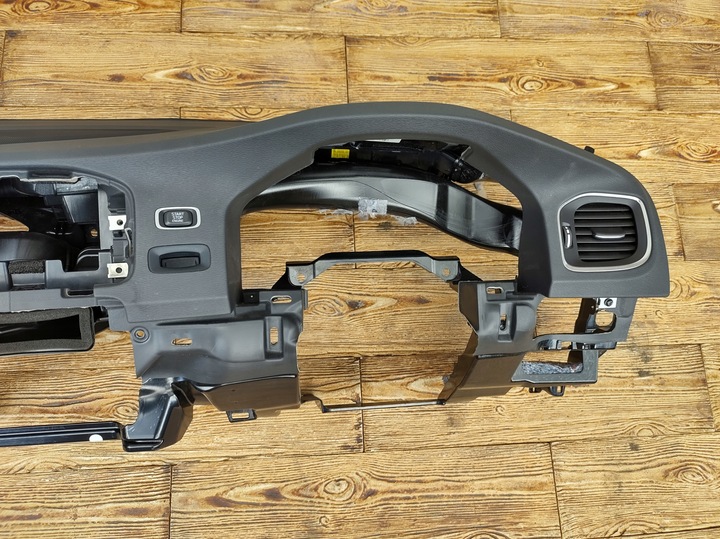 фото №4, Volvo s60 ii 13r- панель консоль капот