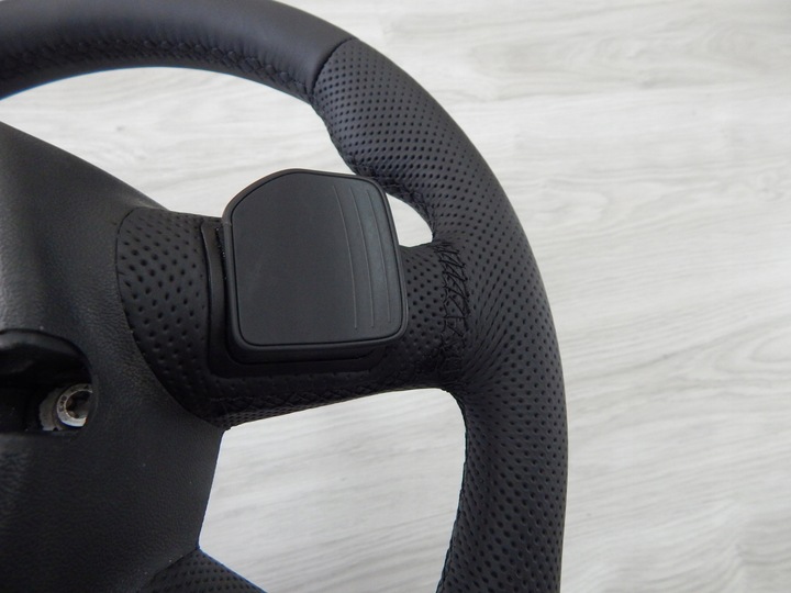 фото №10, Audi a3 q5 8p0 8h0 - кермо нова шкіра sport пелюстки