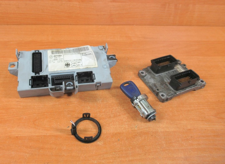 фото №1, Компьютер набор fiat punto 2 ii 1,2 16v 0261204983