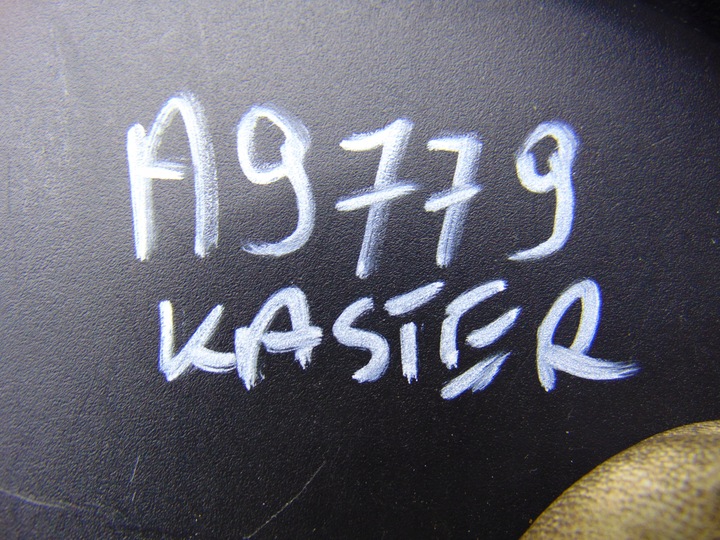 фото №7, Решітка маскувальна накладка динаміка двері права праві перед audi q7 4l 4l0867134