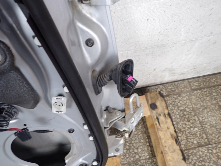 фото №11, Двері лівий зад audi a6 c6 2.7 універсал європа ly7w