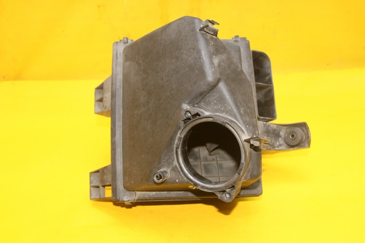 фото №7, Корпус фильтра воздуха a4 b5 fl 2.5 4b0133837e