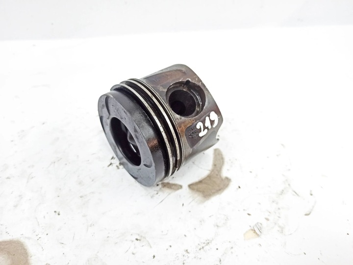 фото №8, Mercedes-benz cls c219 2005 поршни