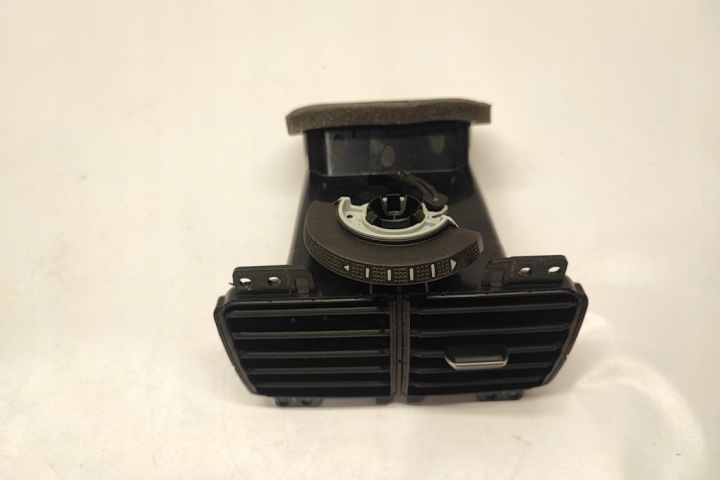 фото №12, Забірник  повітря консолі vw golf vii 5g1, bq1, be1, be2 5g0819209b 2.0l