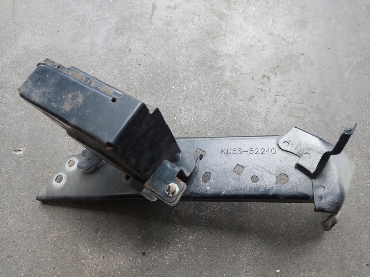 фото №5, Крепление крыльев kd53-52240 сирена alarm kd4767sb1 mazda cx-5 cx5 ke