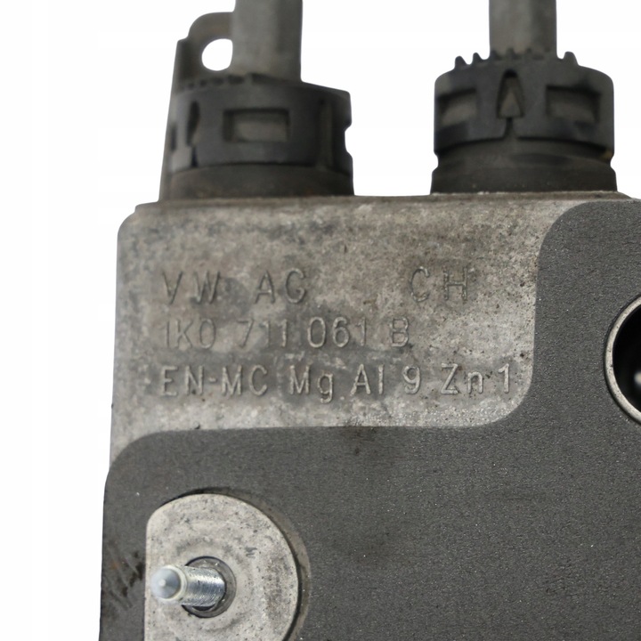 фото №10, Audi a3 8p стержень выборщик рычаг изменения коробки передач механическая коробка передач 1k0711049cg