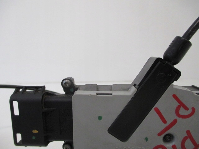 фото №7, Citroen c4 picasso замок двері правий зад 6 pin 24103158