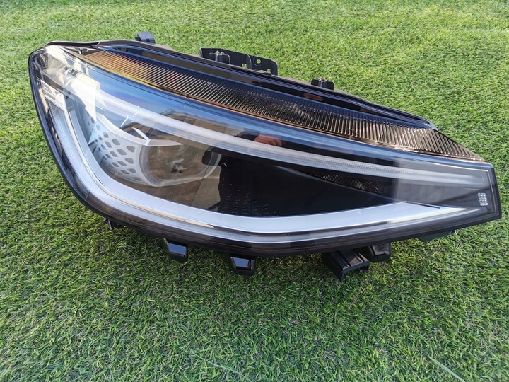 фото №1, Vw id4 iq повний led matrix лампа права перед