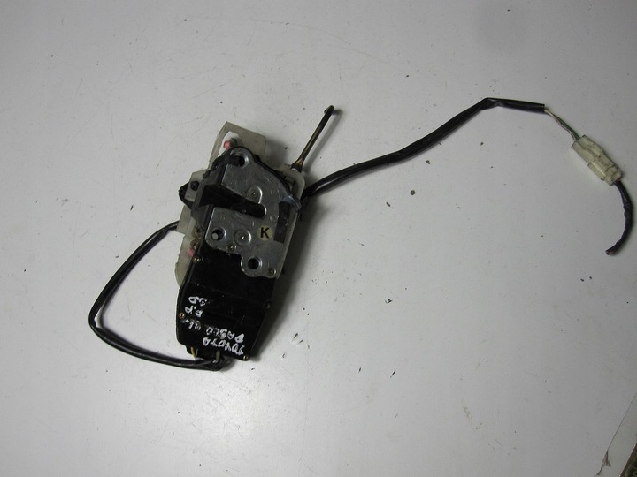 фото №3, Замок двері переднє праві toyota paseo 3d 1996r