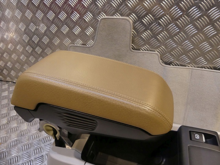 фото №16, Bmw i3 i01 обивка сиденья подогрев диван туннель обшивки solaric cassia