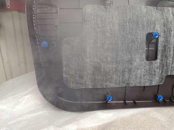 фото №11, Hyundai ix35 - боковина крышки багажника