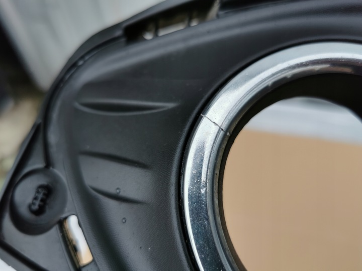 фото №9, Renault clio iv 12-16 середня решітка бампера передньої 622542958r