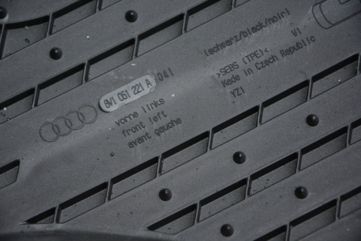 фото №5, Килимки гумові передні audi a3 e-tron 8v1061221a