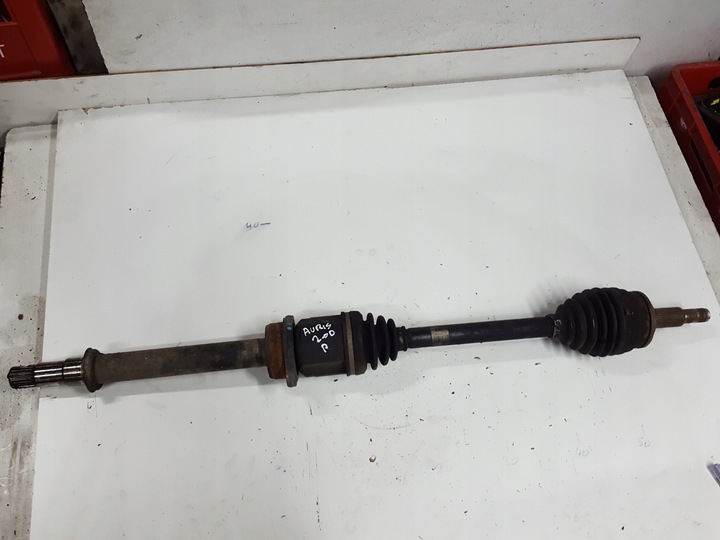 фото №1, Toyota auris i 06-12 2.0 d4d піввісь права перед