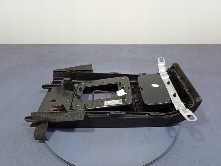 фото №7, Amg gt 4 door w290 x290 консоль держатель na напитки зад a2908100200