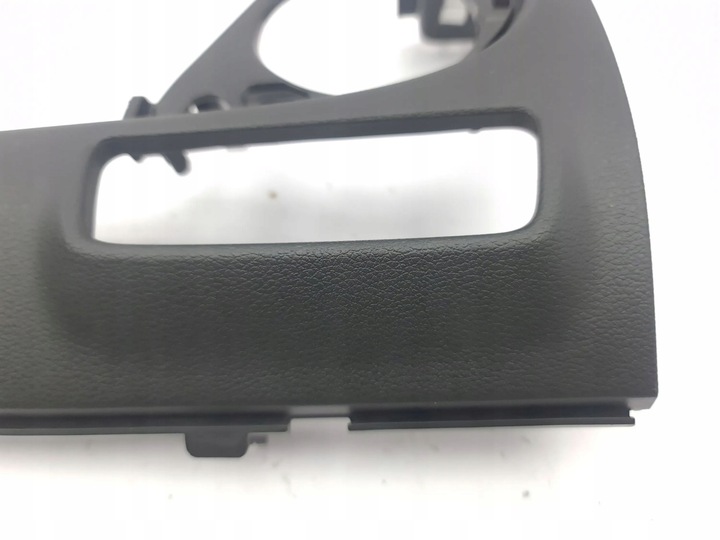 фото №7, Hyundai kona i 2019 права сторона рамка панелі розподільчої