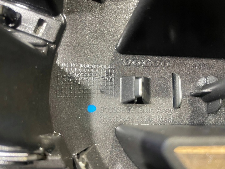 фото №8, Volvo xc60 xc-60 i 1 рестайлинг 13-17 решётка решётка радиатора решётка верхняя бампера перед