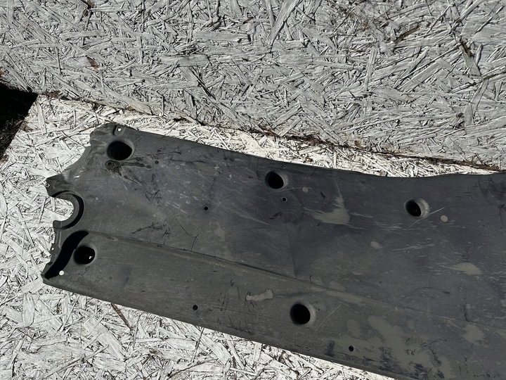 фото №2, Tiguan ii allsspace защита пол шасси правая 5qf825202c 5qf825102b