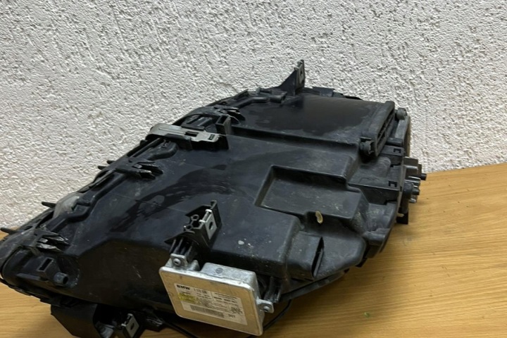 фото №10, Комплект лампа передних bmw 7 f01, f02 7172536 3.0l дизель 180kw 2008