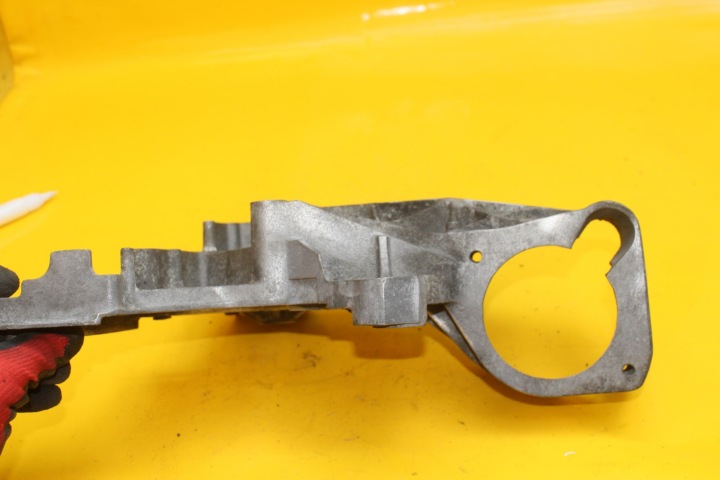 фото №6, Кронштейн двигателя audi a8 d3 4.2 b 077121235j