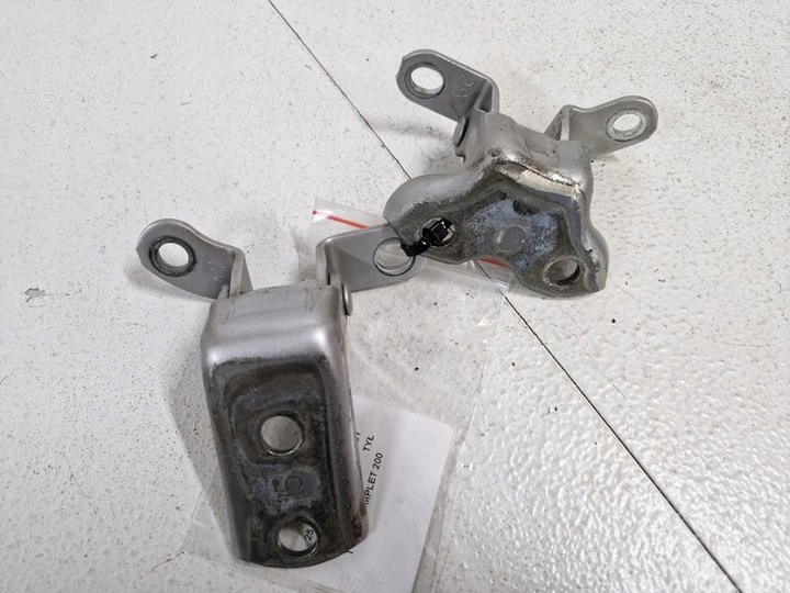 фото №1, Toyota matrix ii 2 петля петлі двері лівий зад задні комплект