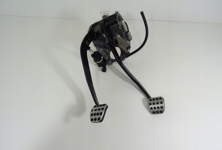 фото №1, 2015-23 challenger 6.4 srt 6.2 hellcat педаль тормоза сцепления помпа механическая коробка передач