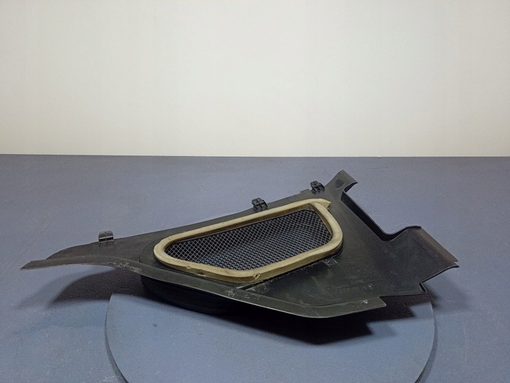 фото №5, Mercedes gle w292 панель під лобовим склом захист права a1668300201