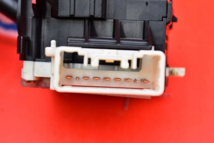 фото №7, Рулевой/подрулевой переключатель поворотник 1736482 toyota yaris 1 i 99-03