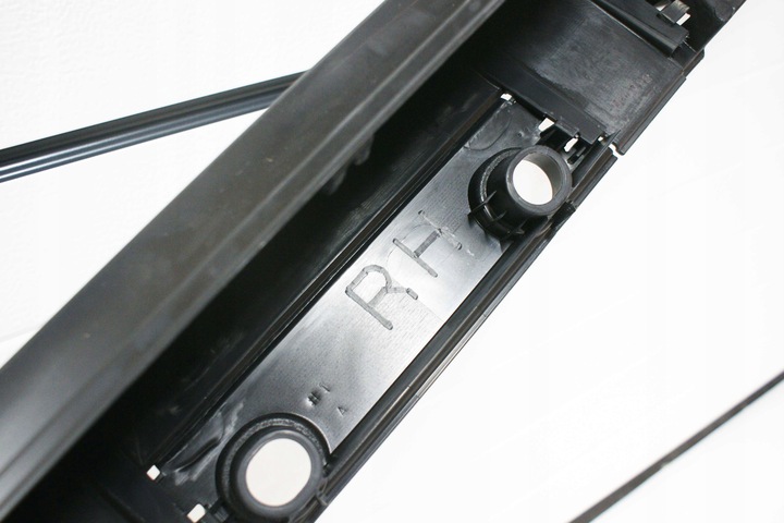 фото №6, Накладка na поріг порогова права оригінальний номер toyota prius гібрид 05/2012-03/2016