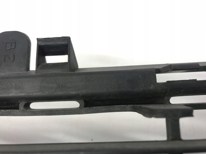 фото №12, Peugeot 2008 1 i 13-19r решётка бампера средняя перед передняя 9678059477