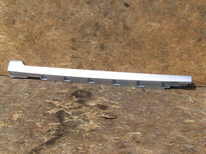 фото №1, Планка пороговая накладка правая vw passat b8 la7w