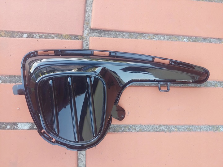 фото №1, Toyota yaris iii 17-20 рестайлинг решётка решётка заглушка