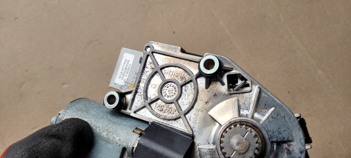 фото №7, S7 4g a7 моторчик люк 4g8959591 a6 c7 s6