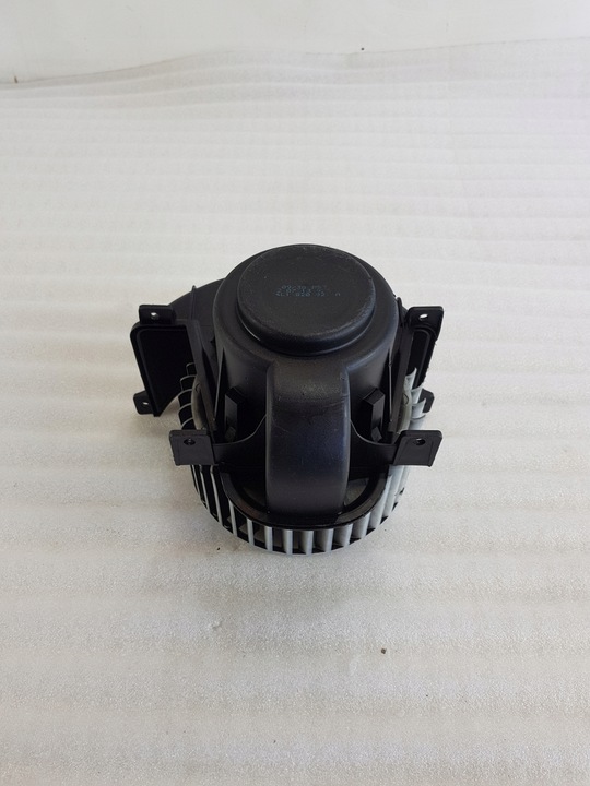 фото №1, Audi q7 вентилятор нагрівача вентилятор 4l1820021a