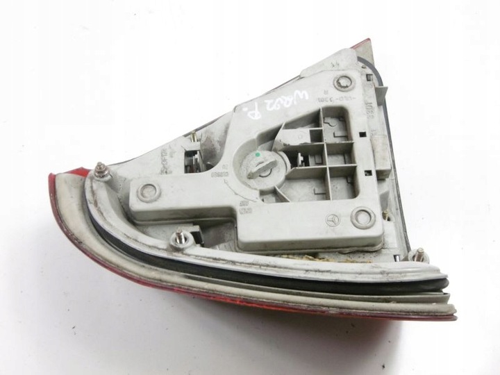 фото №9, Mercedesc w202 лампа зад задня права sedan 4d + вкладка żarówkowy 2028200264r