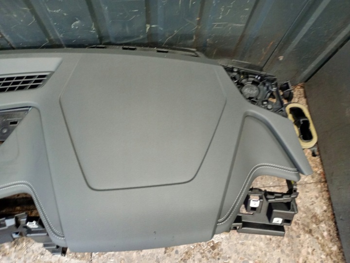 фото №8, 4kr857001j консоль роздавальна audi e-tron нова