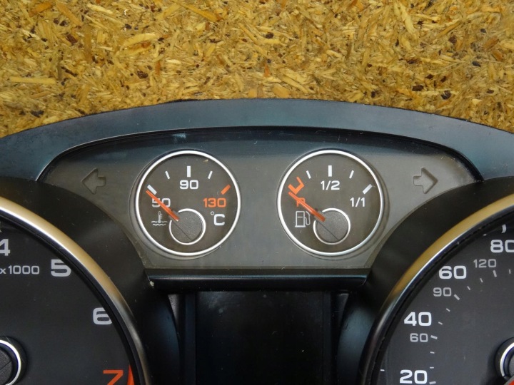 фото №13, Audi tt 8j tfsi 06-14 панель приладів 8j0920980c