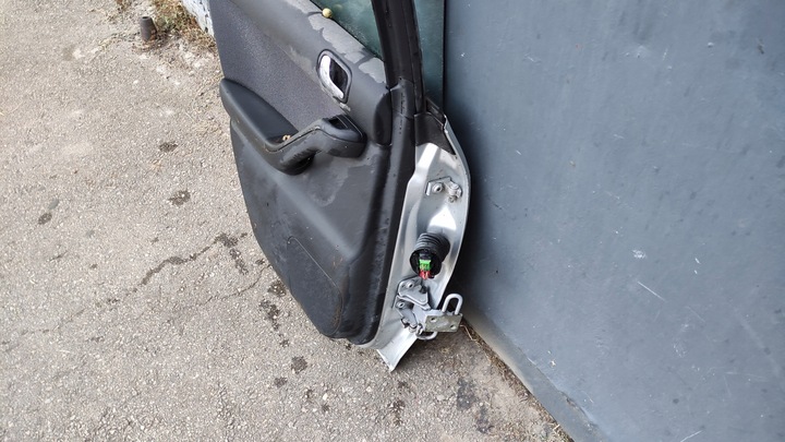 фото №6, Audi a3 8l 5d двері лівий зад скло боковина