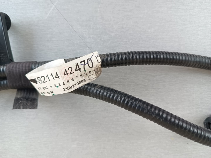 фото №9, Toyota bz4x джгут установка pdc w бампер перед передній 82114 42470